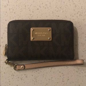 Michael Kors wristlet